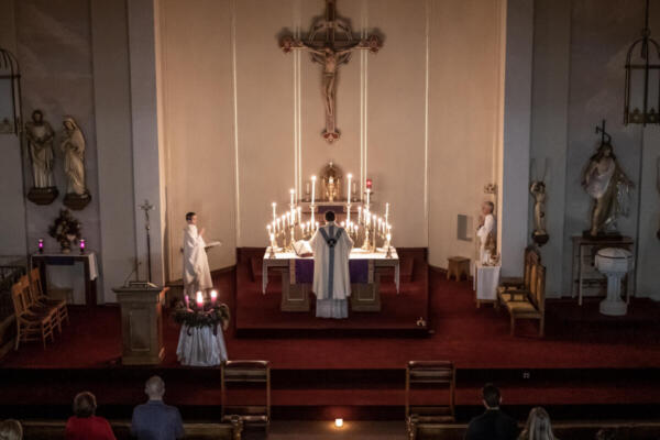 Rorate Caeli Candlelight Mass 2022