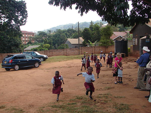Visiting-primary-schools-004